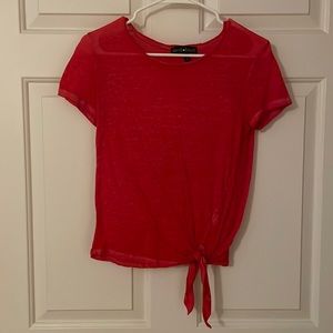 Red, tie-up, t-shirt.